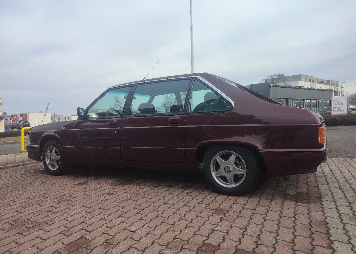 Tatra 613