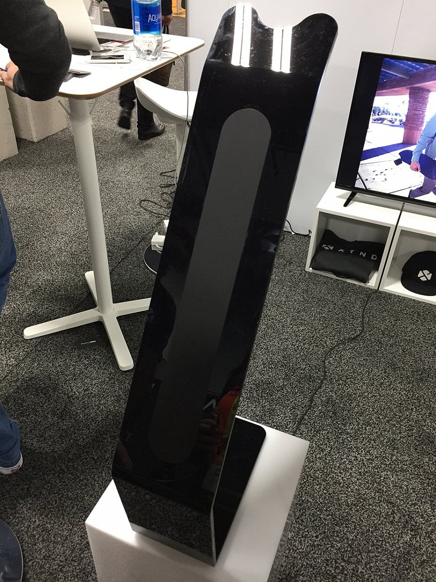 Bezdrátová nabíječka elektrického longboardu XTND