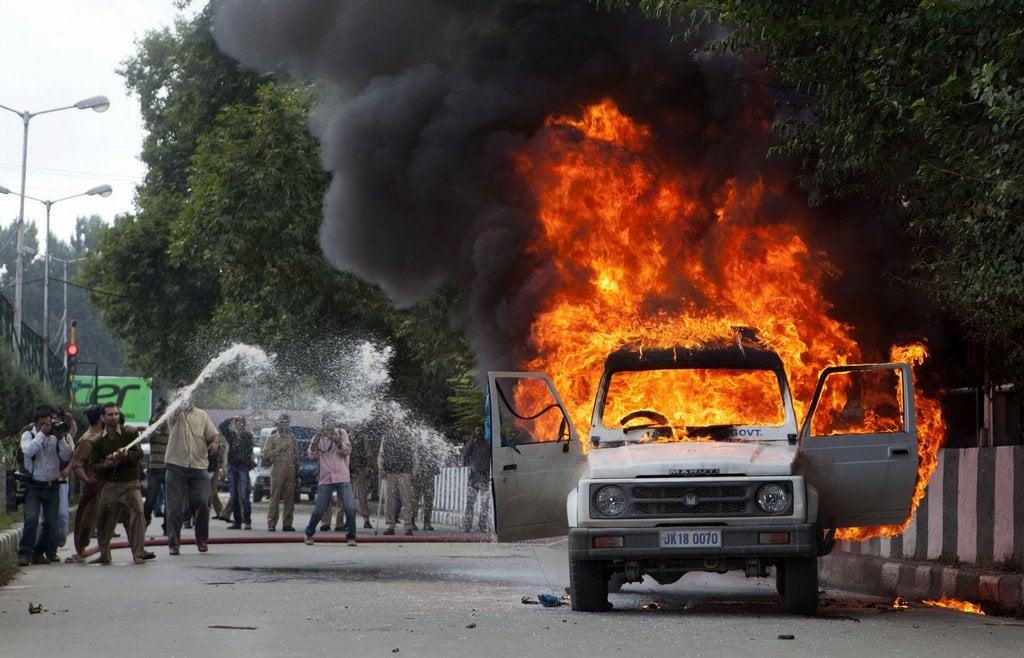 2012-04-islc3a1mskc3bdm-svc49btem-cloumajc3ad-kvc5afli-filmu-pro