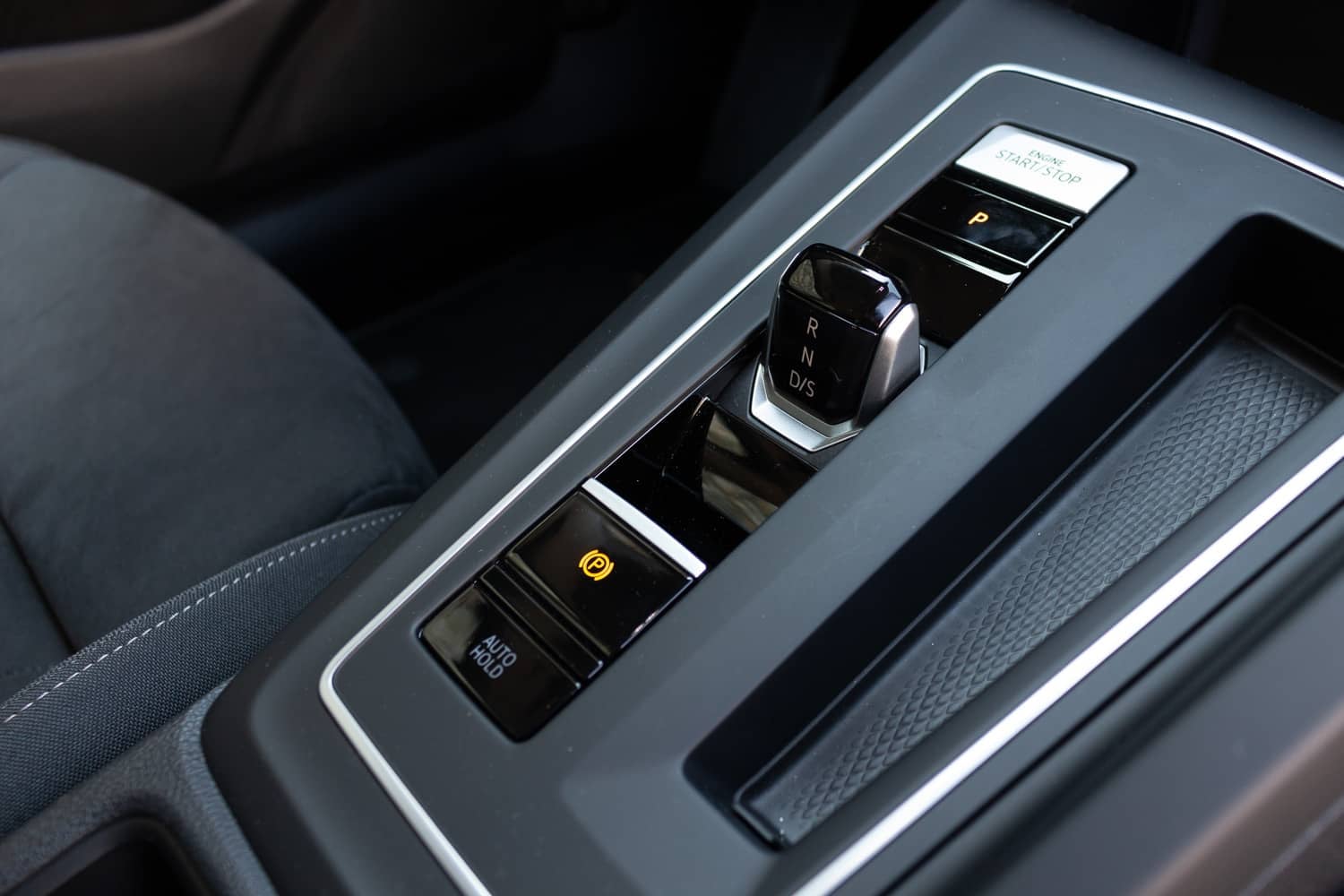 2020-04-Volkswagen-Golf-1.5-eTSI-2020-32.jpg