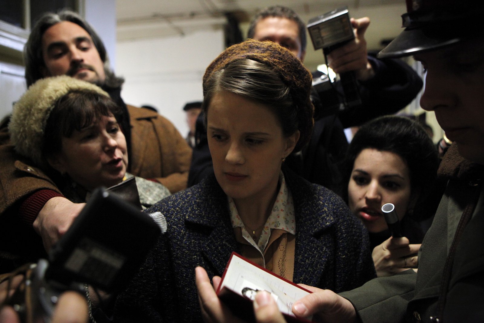 圖 燃燒的荊棘 Burning Bush (雷) HBO 捷克冷戰劇 2013