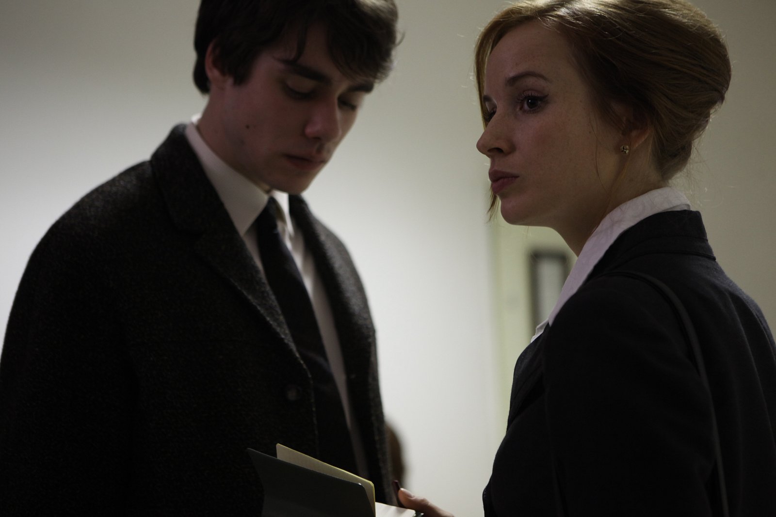 圖 燃燒的荊棘 Burning Bush (雷) HBO 捷克冷戰劇 2013