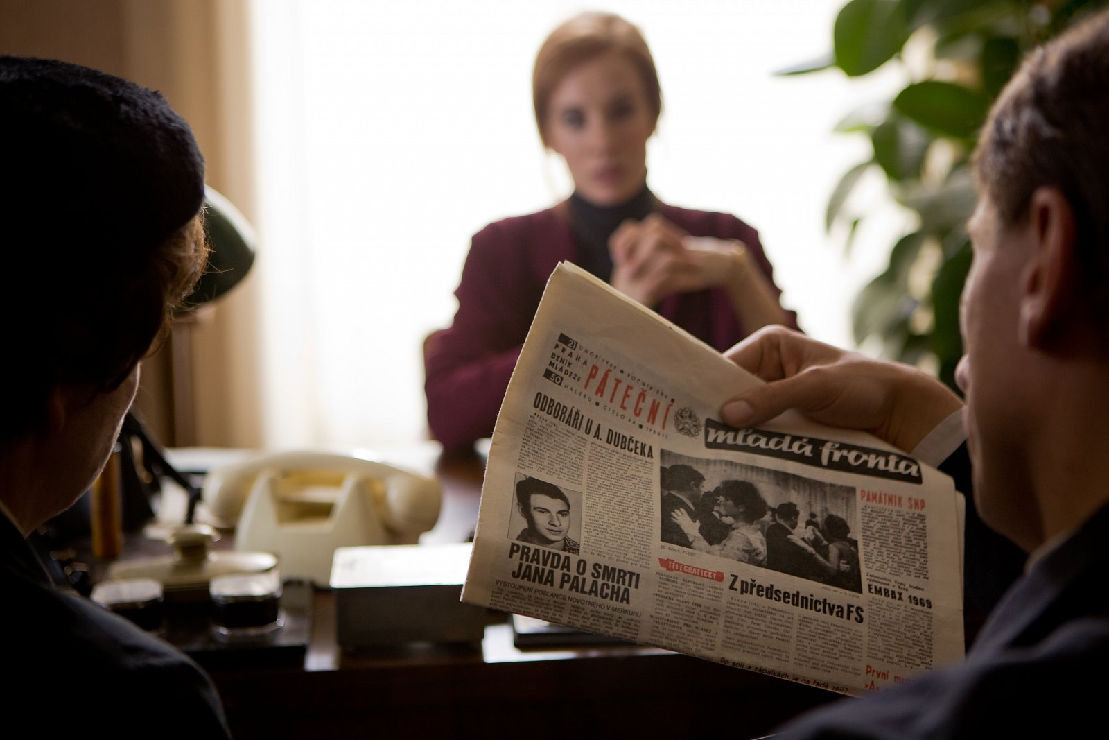 圖 燃燒的荊棘 Burning Bush (雷) HBO 捷克冷戰劇 2013