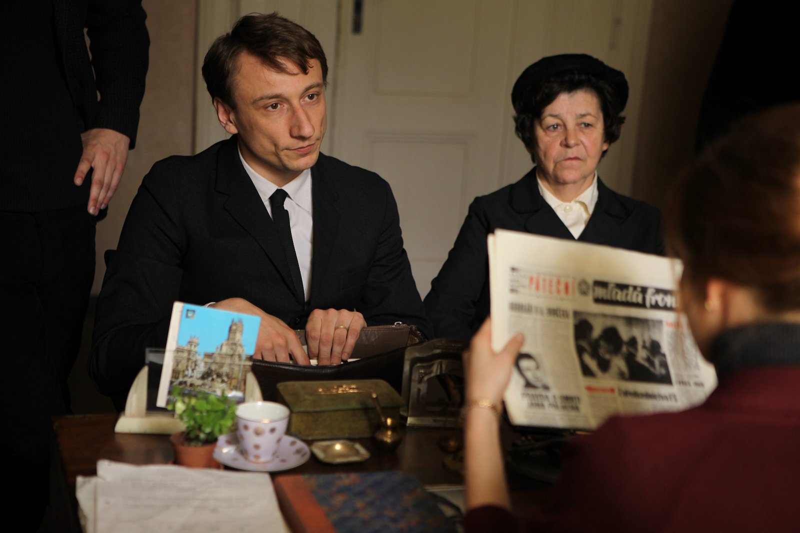 圖 燃燒的荊棘 Burning Bush (雷) HBO 捷克冷戰劇 2013