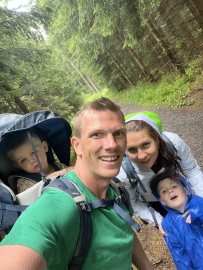 Patrik Byrouti z Tweenip s rodinou