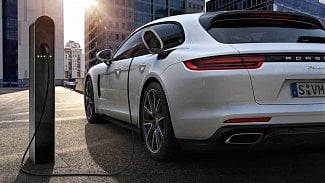 Náhledový obrázek - Silná poptávka po modelu Panamera s hybridním pohonem