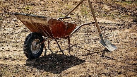 Náhledový obrázek - Proč něco není? Konjunktura vymetá sklady stavebnin a čaruje s trhem práce