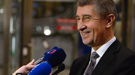 Náhledový obrázek - Zeman už nechce 101 podpisů. Babiš dostal neomezenou dobu na jednání o nové vládě