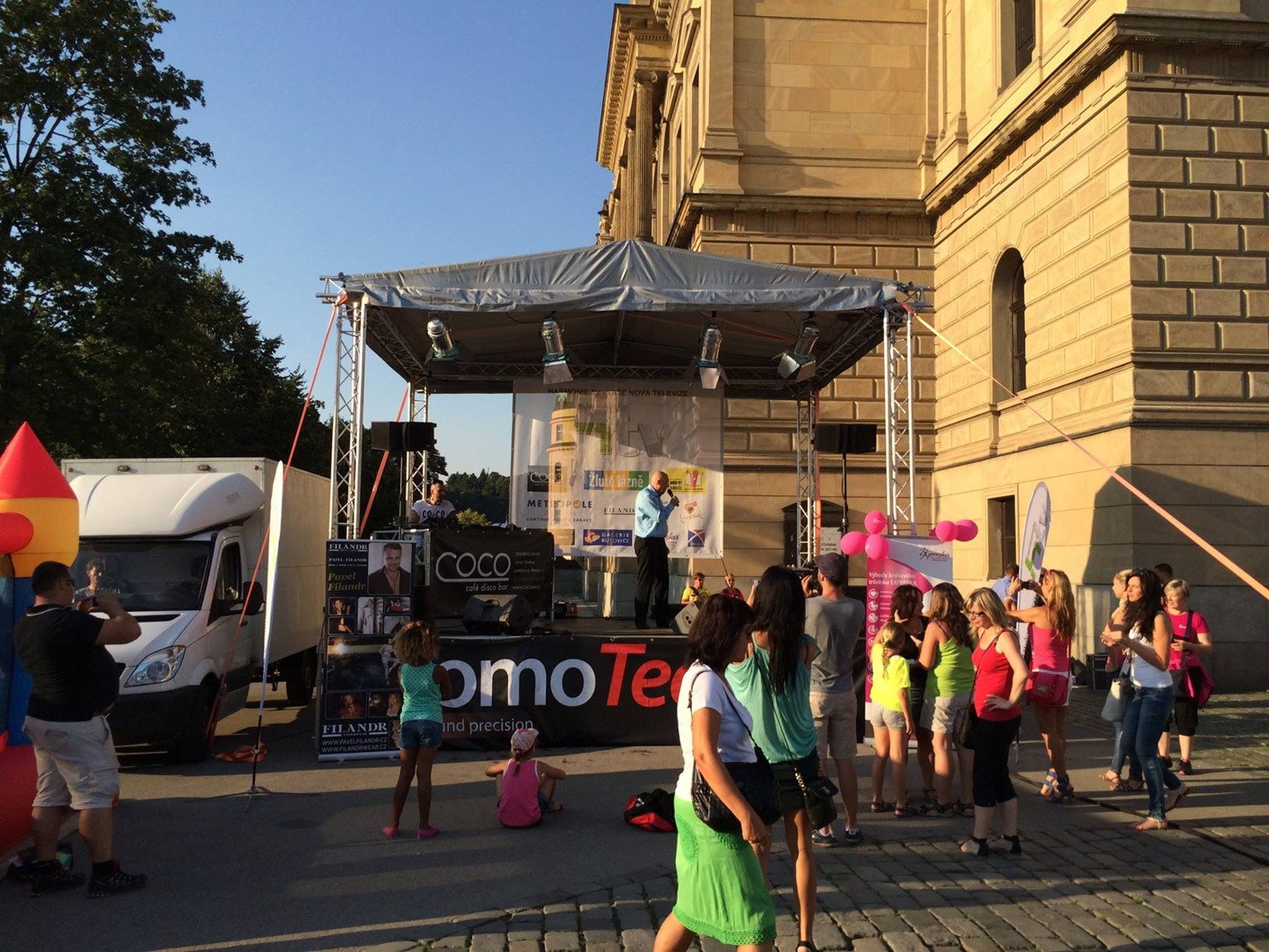 Roadshow televize Harmonie po pražských obchodních centrech