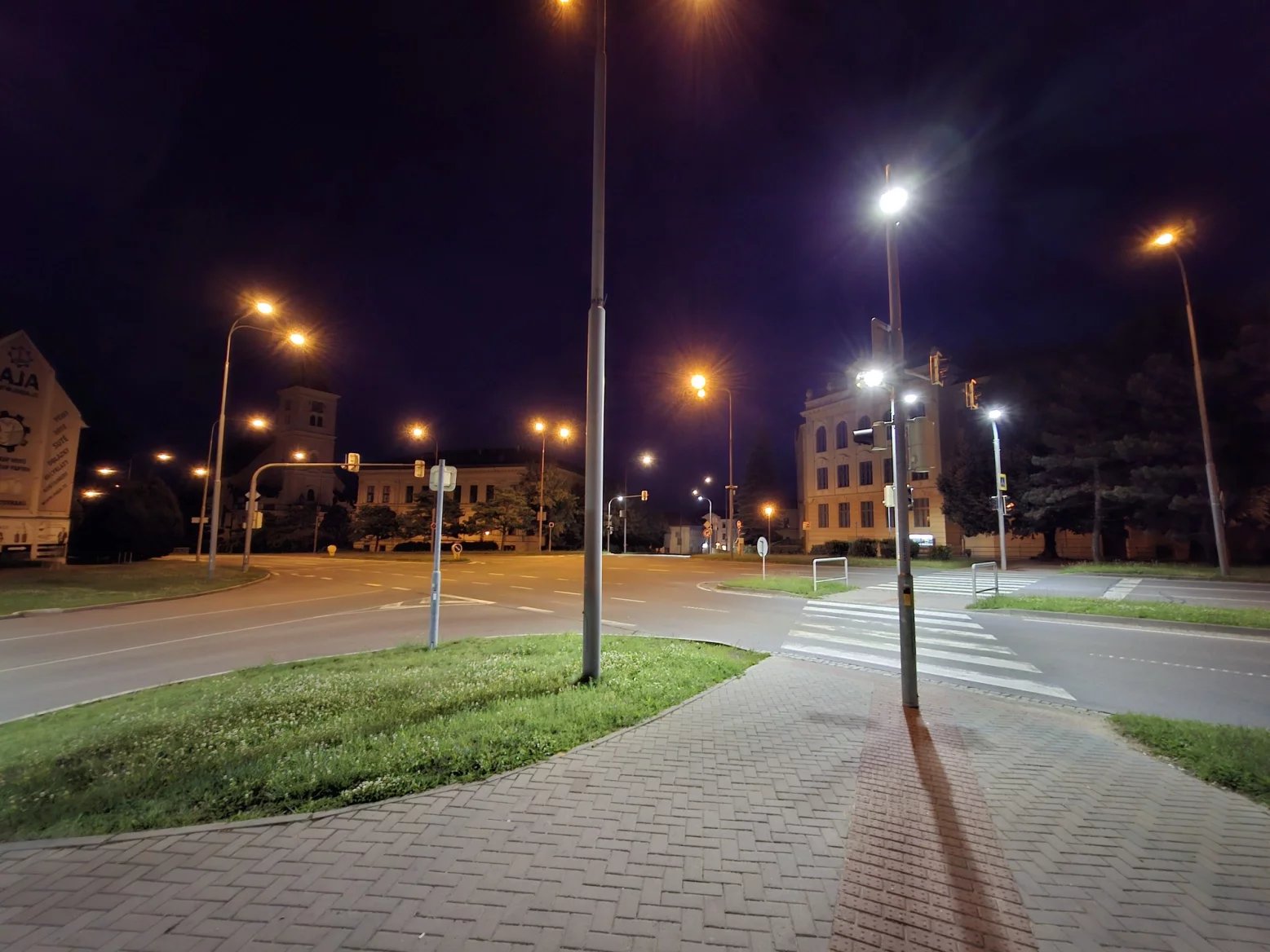 Ultraširokoúhlý 12Mpx fotoaparát