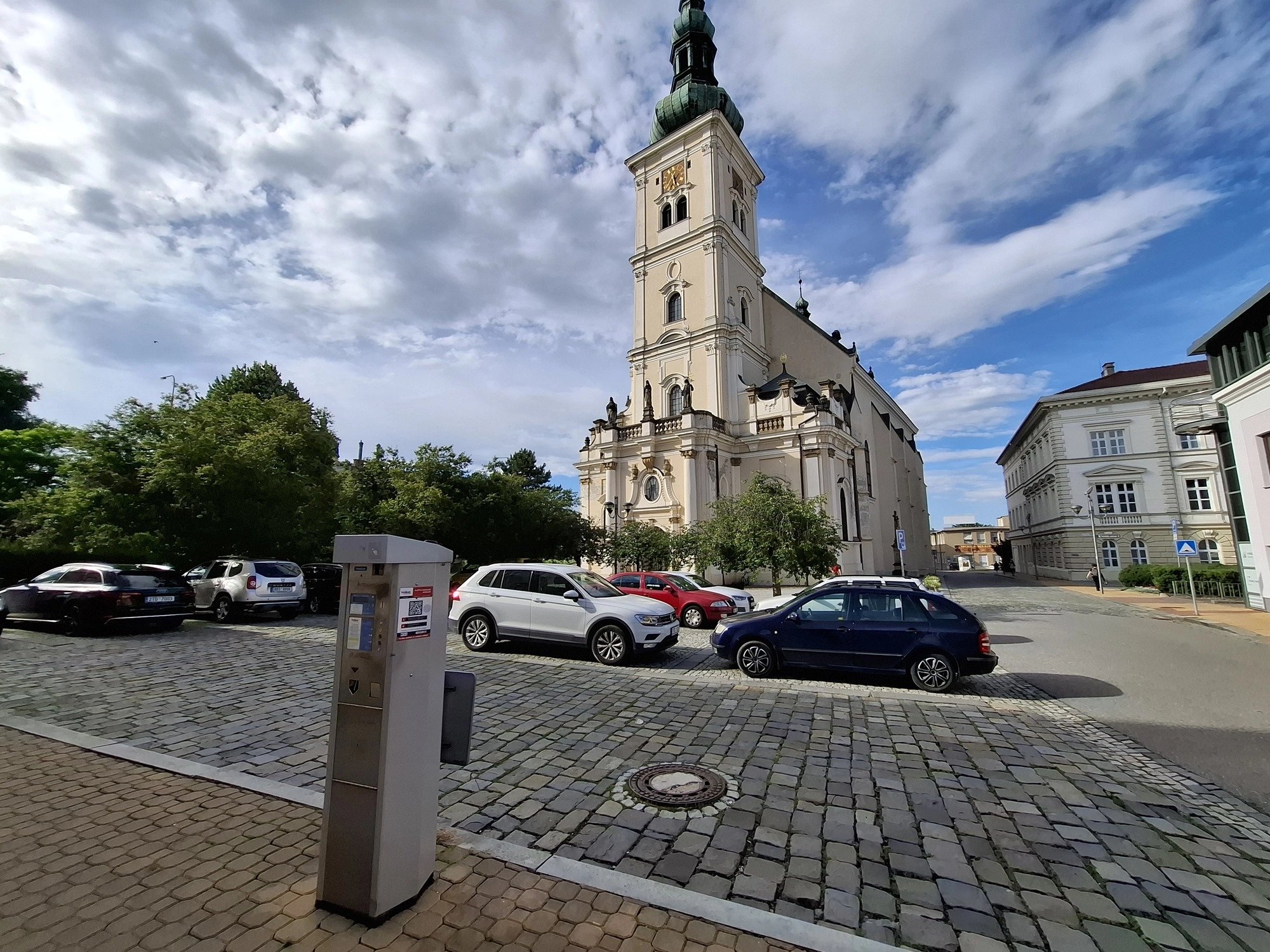 Ultraširokoúhlý 12Mpx fotoaparát