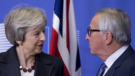 Náhledový obrázek - Další pokrok v dohodě o brexitu? Mayová s Junckerem prý dali směr další práci vyjednavačů