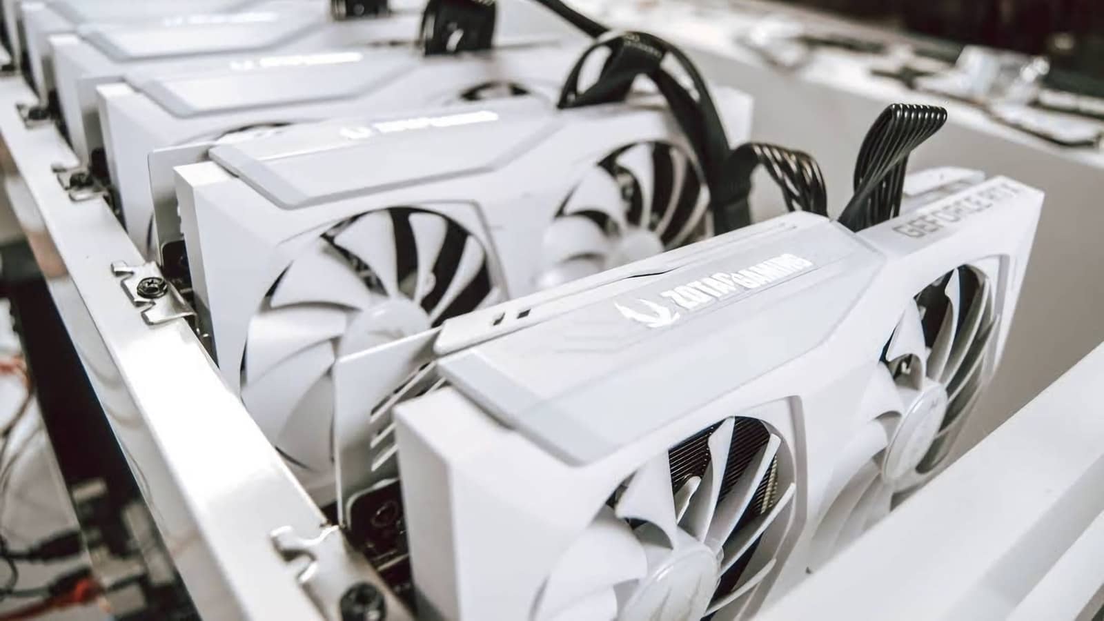Těžba kryptoměn ve velkém na grafických kartách GeForce