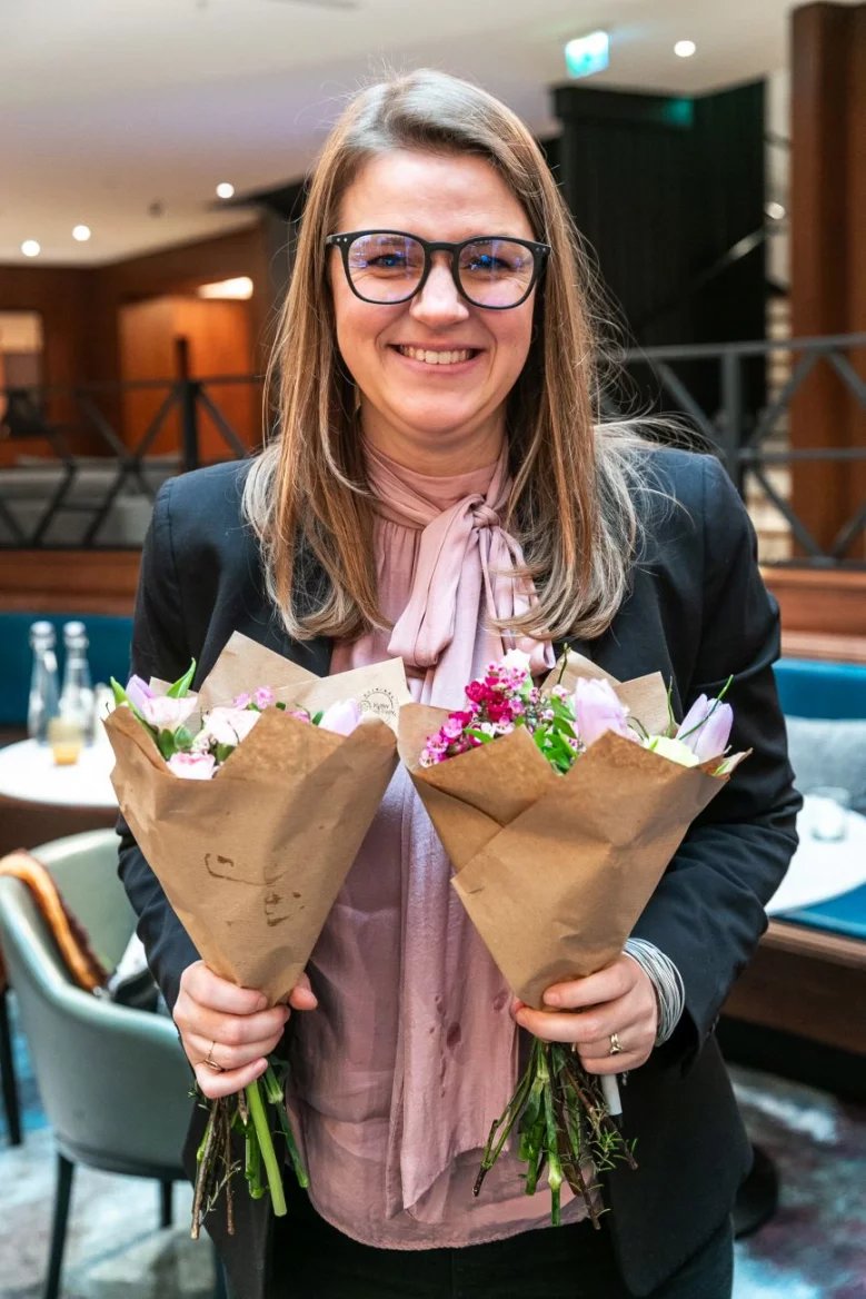 Výhodou je, že restaurace díky rezervacím vědí, kolik lidí k nim přijde. Můžou dobře plánovat, a tak se zbytečně nic nevyhodí, popisuje myšlenku #RespectFood a #zerowaste Anna Grosmanová.
