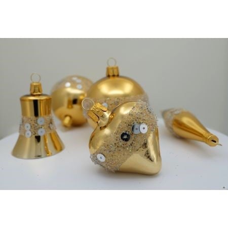 Ze zlaté a červené kolekce