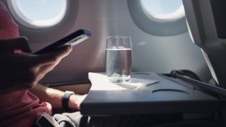 Náhledový obrázek - Jet lag se objevuje po rychlém překonání tří nebo více časových pásem. Příčinou je narušení cirkadiánního rytmu