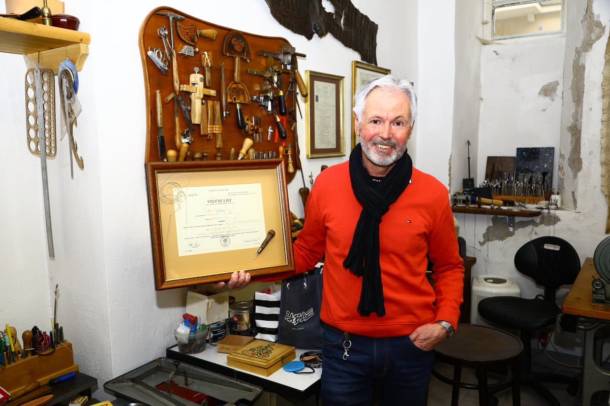 Ateliér pro práci s kůží Haki a jeho zakladatel Jan Hnátek