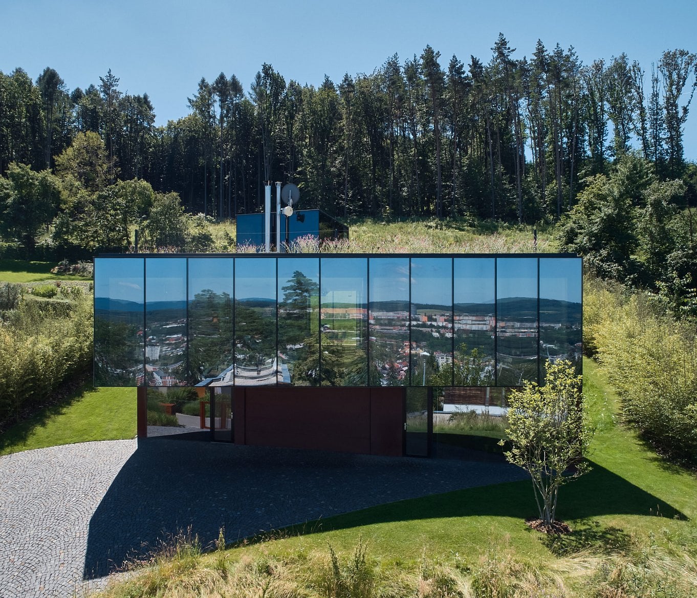 2021-09-petrjanda-brainwork-lazy-house-boysplaynice-31-scaled.jp