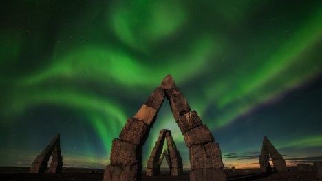 Náhledový obrázek - Sledování polární záře i exotika. Češi během zimy už zdaleka necestují jen za lyžováním, ukazují nejnovější data