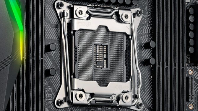 https://i.iinfo.cz/images/Socket LGA 2066 na desce Asus ROG Strix X299-XE Gaming