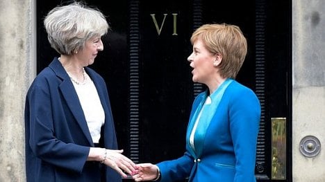 Náhledový obrázek - Mayová odmítá další skotské referendum. Londýnský diktát, tvrdí Sturgeonová