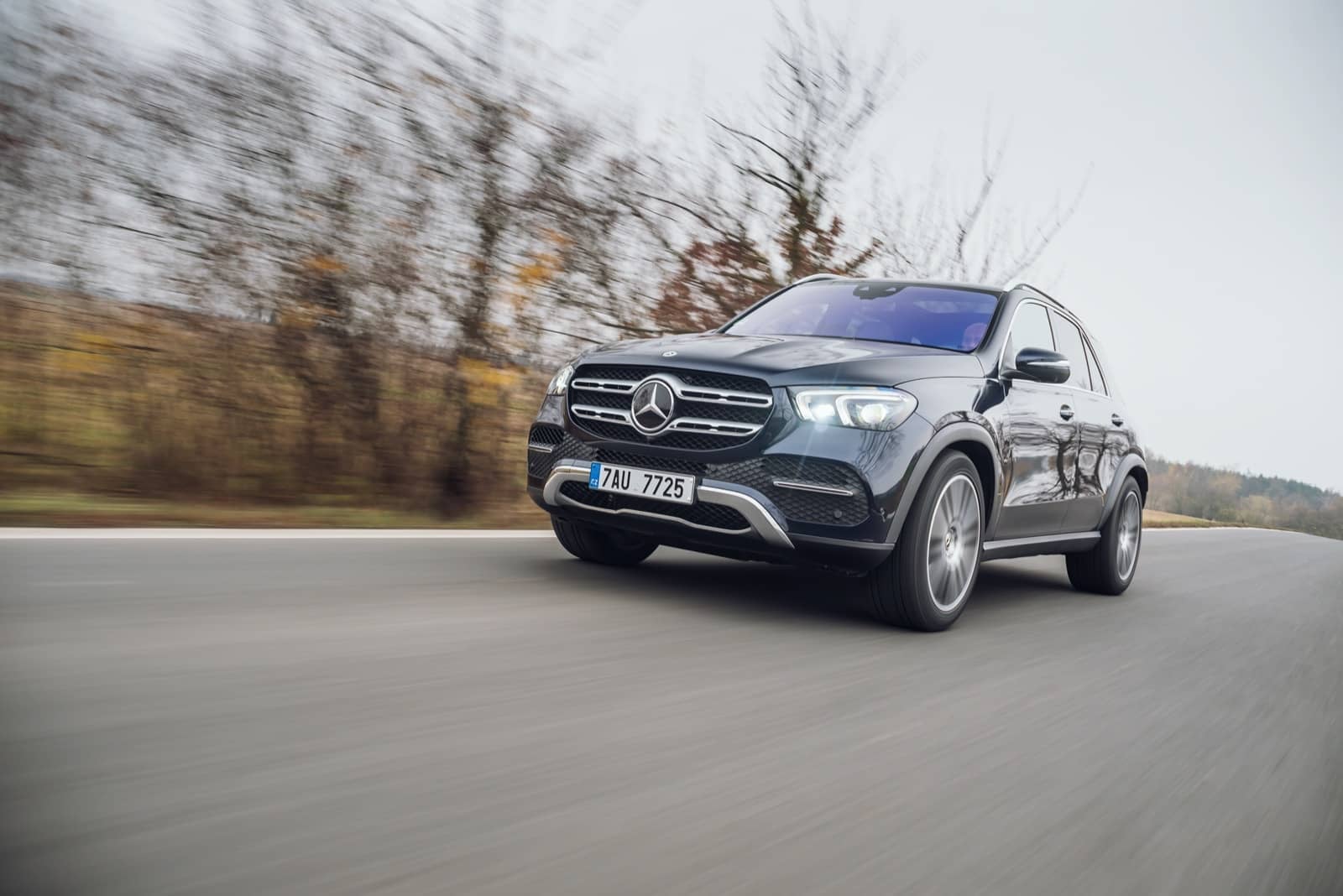 2019-12-Mercedes-Benz-GLE-400-d-00003.jpg