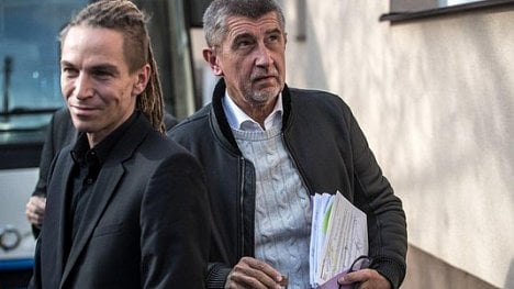 Náhledový obrázek - Babiš zůstává nejoblíbenějším stranickým předsedou, za ním jsou Bartoš a Okamura