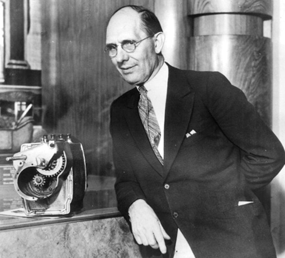 Charles Franklin Kettering, držitel bezmála 140 patentů, zkonstruoval první skutečně univerzálně použitelný startér