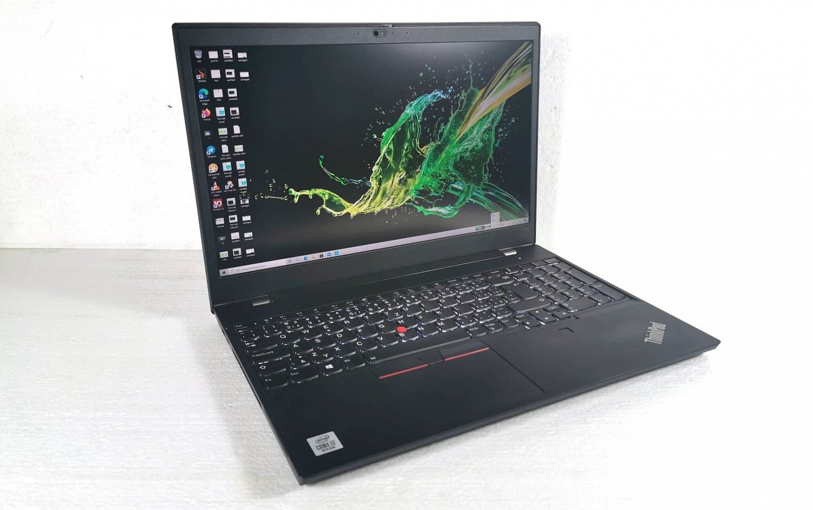 2020-11-Lenovo-ThinkPad-T15p-obr2.jpg