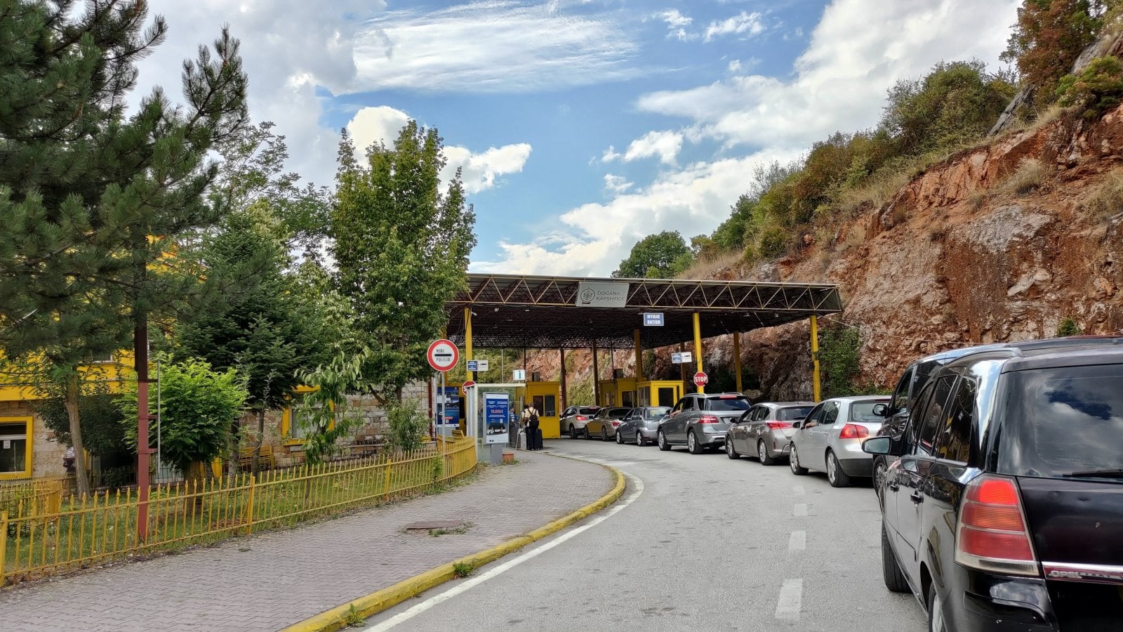 Hraniční přechod Krystallopigi (GR) - Kapshticë (AL). (17. 09. 2025)