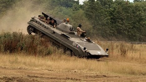 Náhledový obrázek - Čeští zbrojaři loni slavili rekord. Nejvíc vyváželi do Iráku