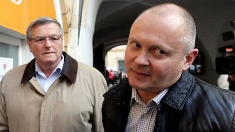 Náhledový obrázek - Hašek v legislativní radě nebude, Kněžínek stáhl návrh na jeho jmenování