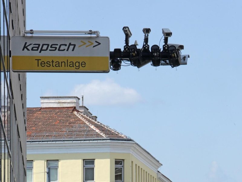  Otestujeme to. Podobně jako ve Vídni nedaleko sídla společnosti Kapsch testuje své zařízení, tak teď zkouší zvrátit prohraný tendr.