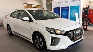 Náhledový obrázek - Hyundai Ioniq na českém trhu. Můžete si vybrat hybrid nebo čistý elektromobil