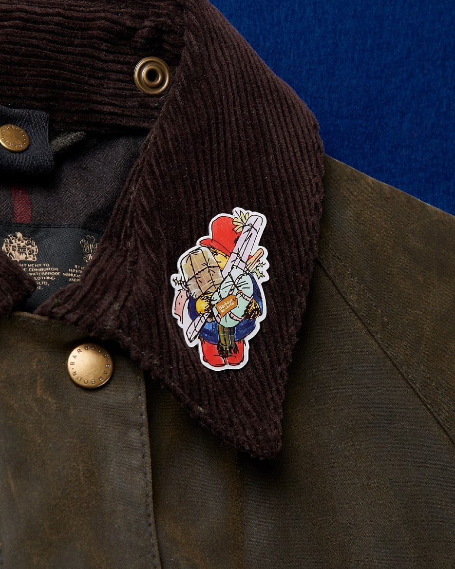 Odznak s medvědem, který bylo možné vyhrát v soutěži na sociálních sítích.