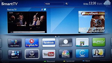 Základní obrazovka do které se dostanete například po stisku tlačítka Smart TV. 