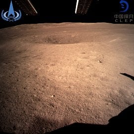 Čchang-e 4 na povrchu Měsíce