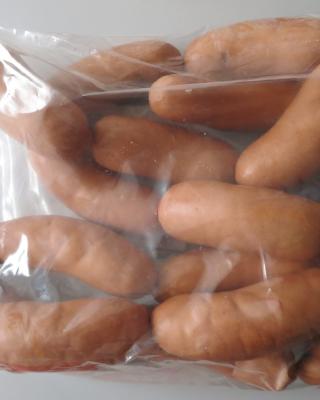 Špekáčky. Kategorie: Nejakostní potraviny. Nevyhovující parametr: konzistence, vůně, chuť. Výrobek svými senzorickými vlastnostmi neodpovídal požadavkům příslušné vyhlášky. Konzistence výrobku byla soudržná, měkká a mazlavá, u výrobku převládala chuť po bramborovém škrobu a po ohřátí byl výrobek na skusu mazlavý a suchý. Výrobce: Vimperská masna a.s. Distributor: DC Olomouc. Místo kontroly: AHOLD Czech Republic, a.s., Brno