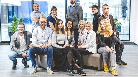 Náhledový obrázek - Mezinárodní úspěch českého startupu Edhance přilákal investory. Do vzdělávací platformy vkládají miliony Dědek s Janečkem