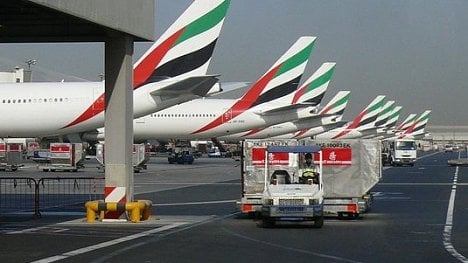 Náhledový obrázek - Emirates škrtají lety do USA kvůli Trumpovým nařízením