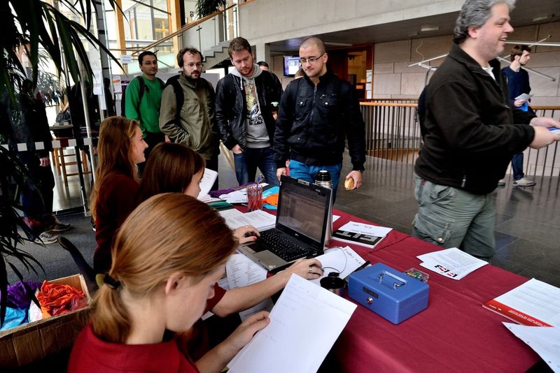 LinuxAlt 2013: 3D tisk, Vim, ovladače