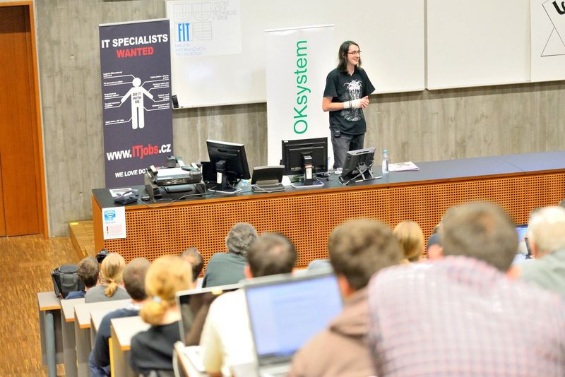 LinuxAlt 2013: 3D tisk, Vim, ovladače