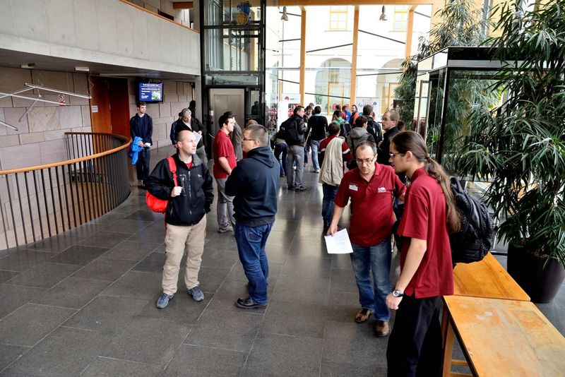 LinuxAlt 2013: 3D tisk, Vim, ovladače