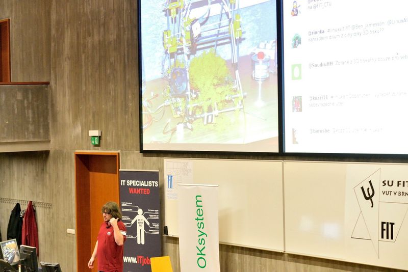 LinuxAlt 2013: 3D tisk, Vim, ovladače