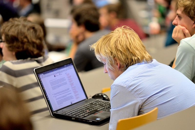 LinuxAlt 2013: 3D tisk, Vim, ovladače