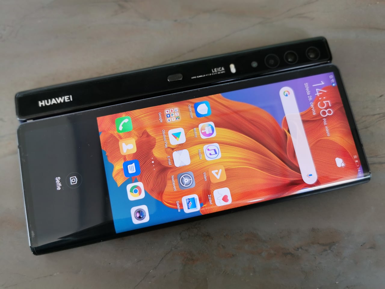 Ohebný chytrý telefon Huawei Mate X 5G