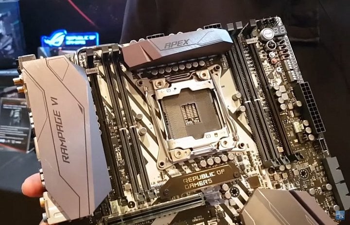 Asus Rampage VI Apex, původní design chladiče napájecí kaskády (Zdroj: allroundpc)