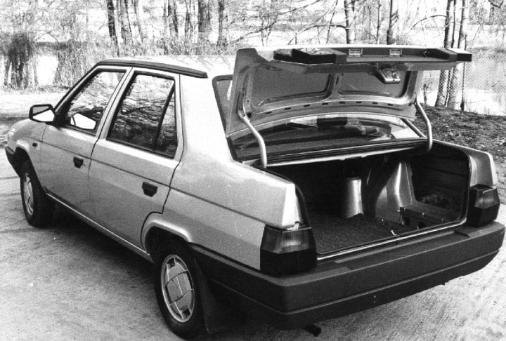 Škoda Favorit Sedan