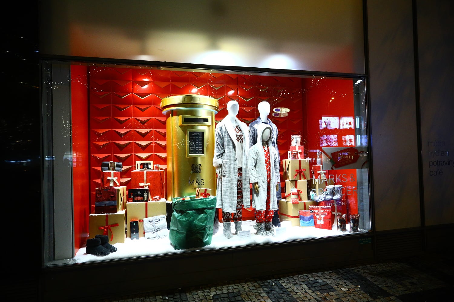 Vánoční výlohy  v Praze 2017