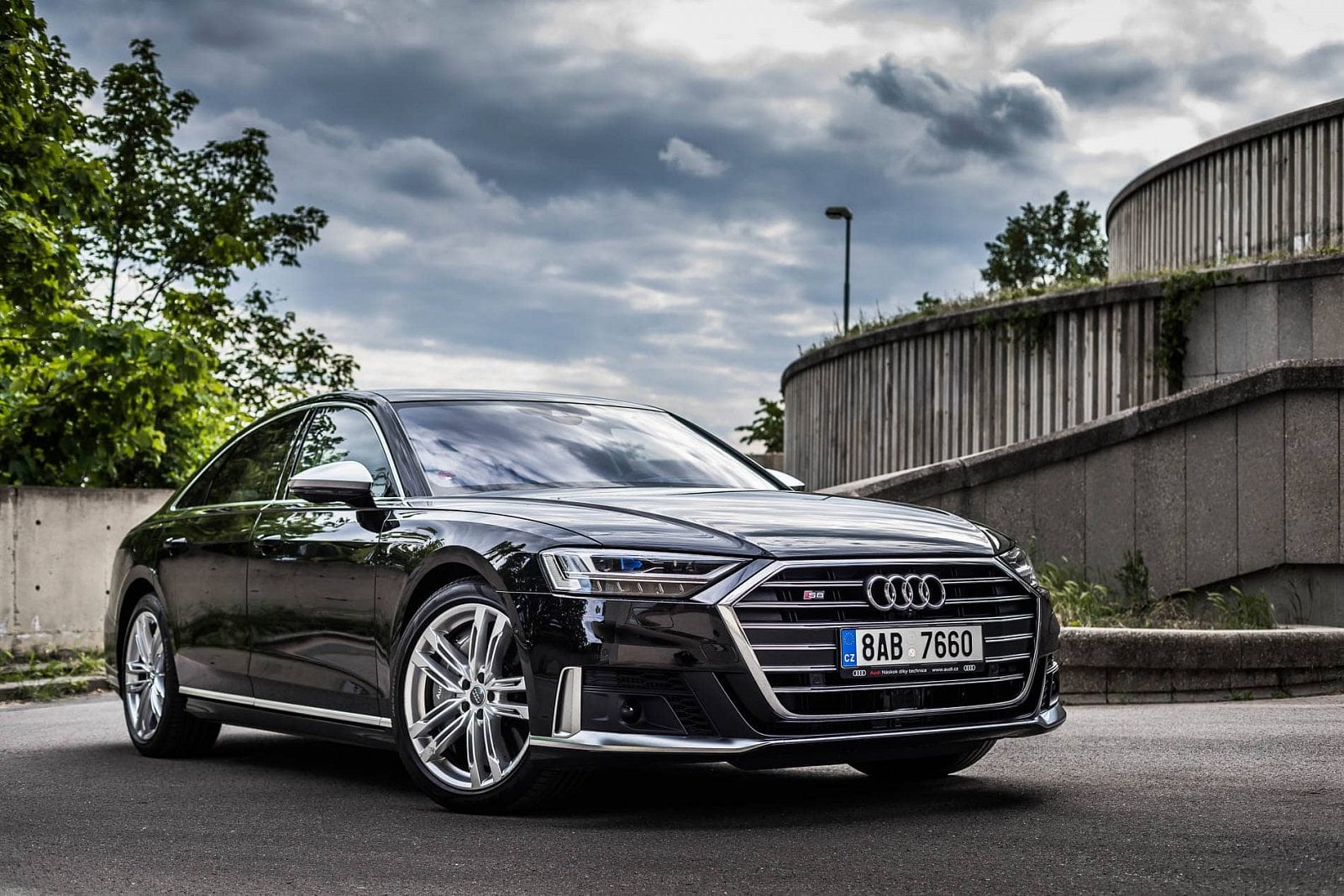 2020-06-audi-s8-05.jpg
